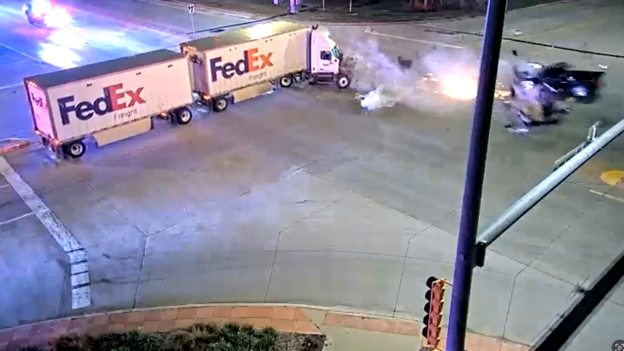 Watch: Suspect fleeing from police crashes into FedEx semi-truck — Port Washington Community news