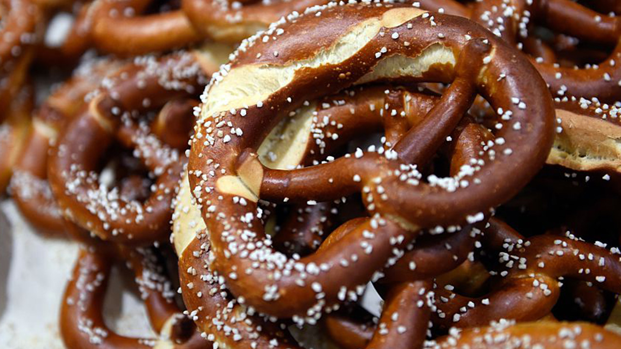 Students served pretzels covered in oven cleaner, lawsuit claims — Port Washington Schools news